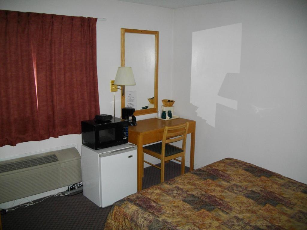 Economy Inn Prince George Room photo